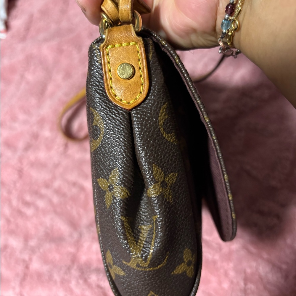 Louis Vuitton Brown Monogram Favorite Crossbody Bag - Picture 3 of 16